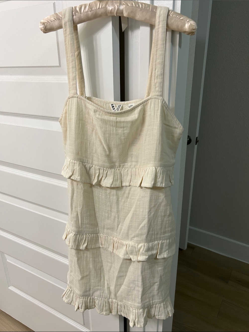 NWT Sz M Roxy Ruffled Tiered Mini Dress